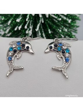 ✨2/$10✨ Silver Tone Dolphin Earrings with Blue Accents Cute Drop Style